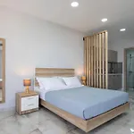 Peters Place - Paros Parasporos