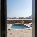 Peters Place - Paros * Parasporos